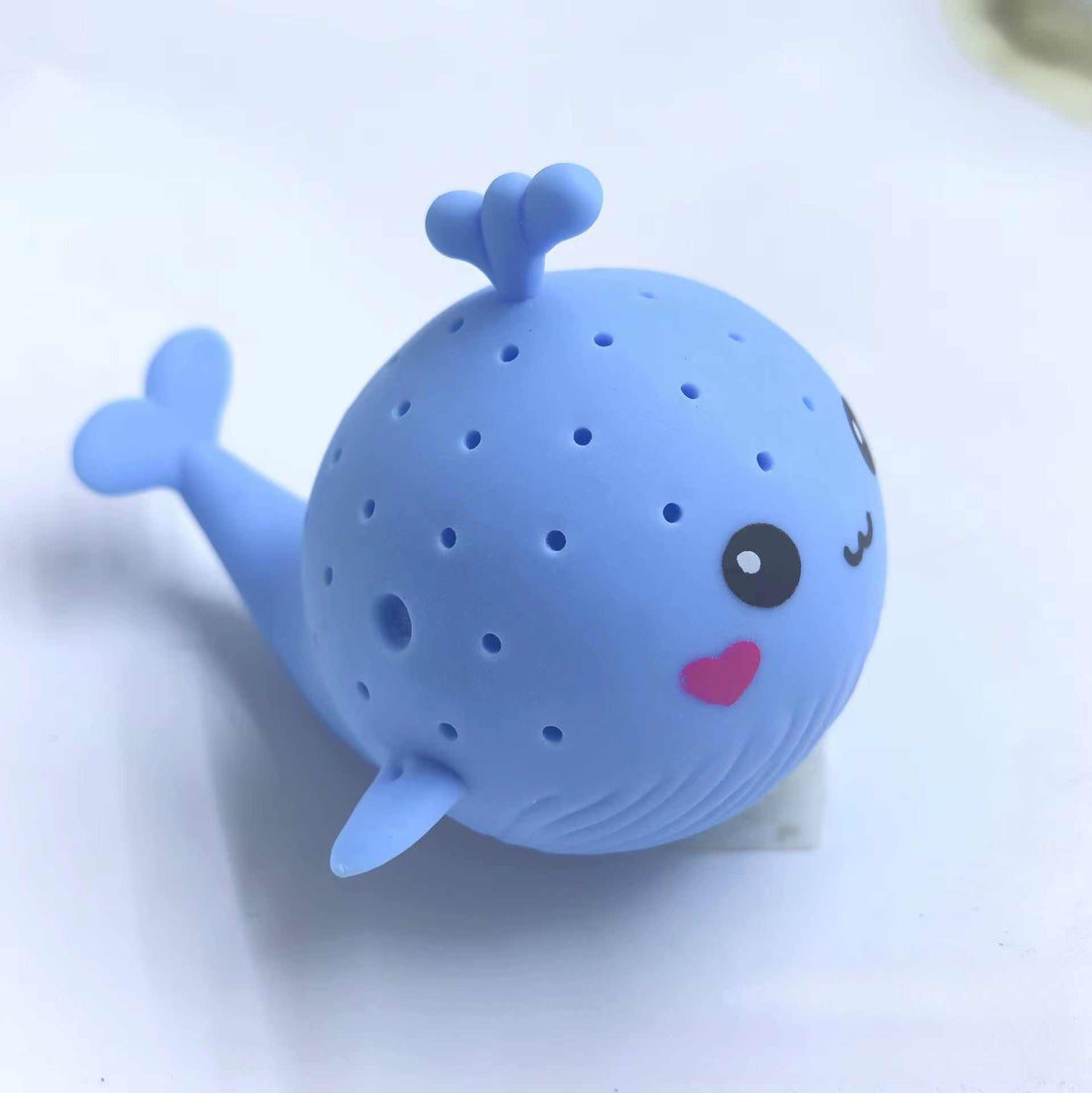 Water‑Absorbing Whale Bath Toy – Sponge Squeeze Stress‑Relief for Kids - Georgenest.com